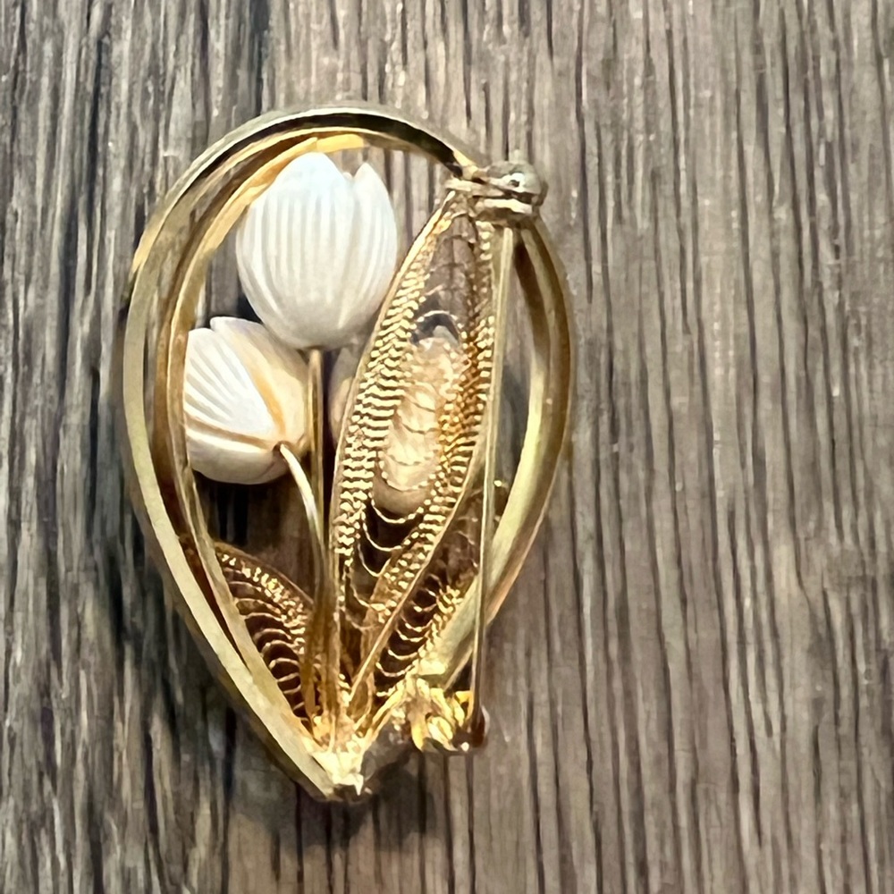 Ivory Tulip Brooch . EUC. - Picture 2 of 2